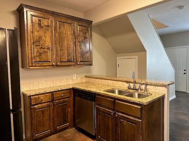 5914 Gholson Rd — Photo 2