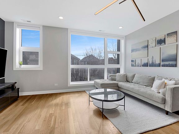 5th image of 1810 S Racine Ave #2