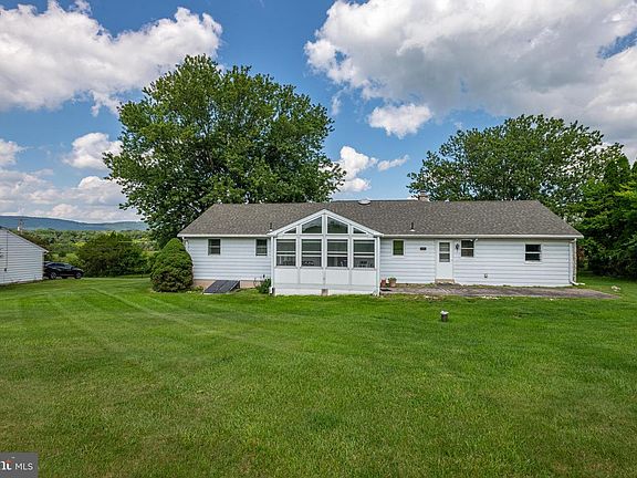 4th image of 34 Locust Rd