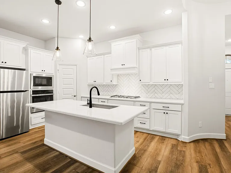 2539 Summer Peach St — Photo 6