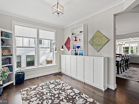 5th image of 2304 N Kensington St