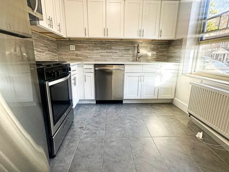 64-15F 186th Ln #F — Photo 1