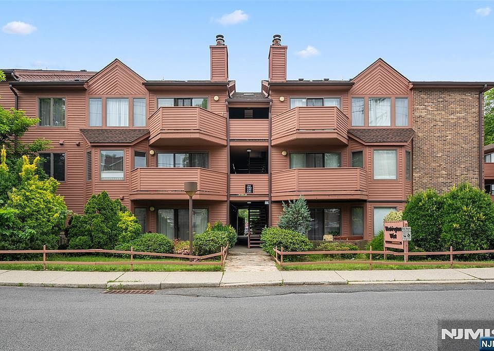 1st image of 216A Washington Avenue