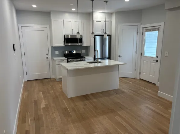 62 Dover St, Somerville, MA 02144