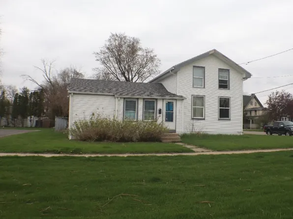 221 Center Ave, Janesville, WI 53548