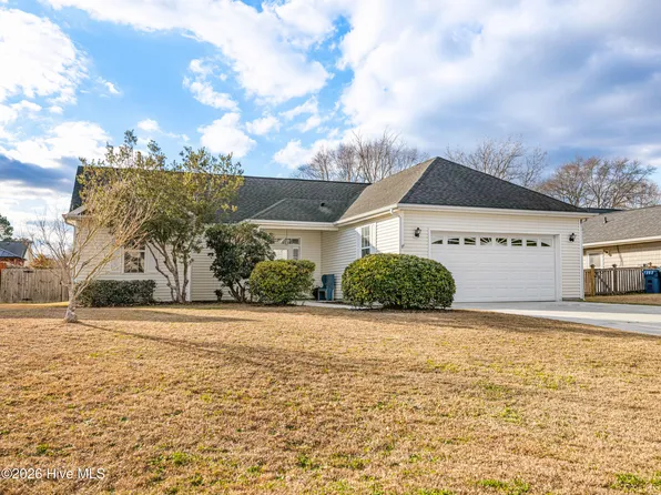 302 Whirlaway Boulevard, Sneads Ferry, NC 28460