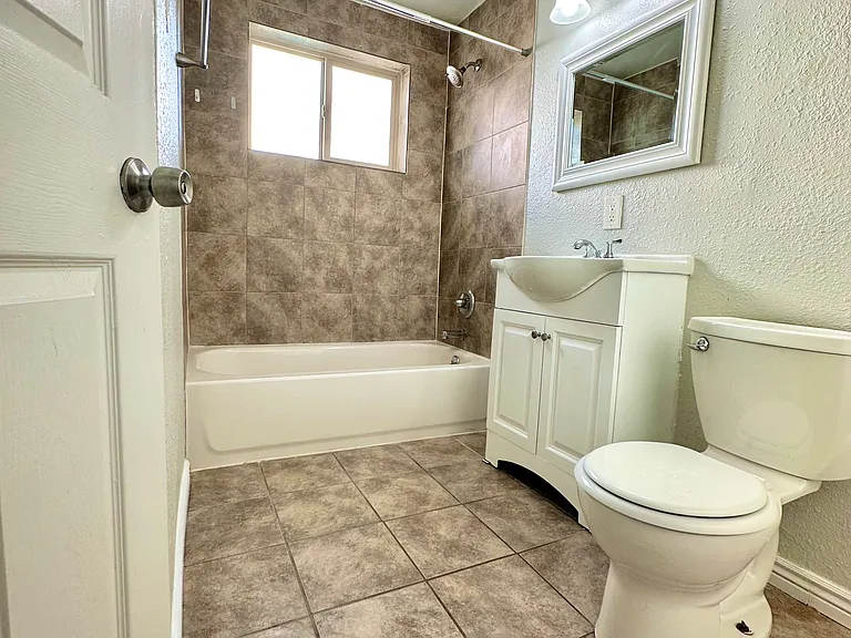 4439 W Nevada Pl #33 — Photo 6