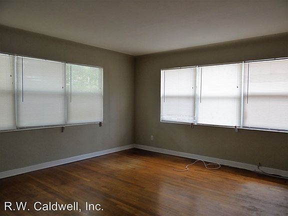 4th image of 5521 Gulfport Blvd S