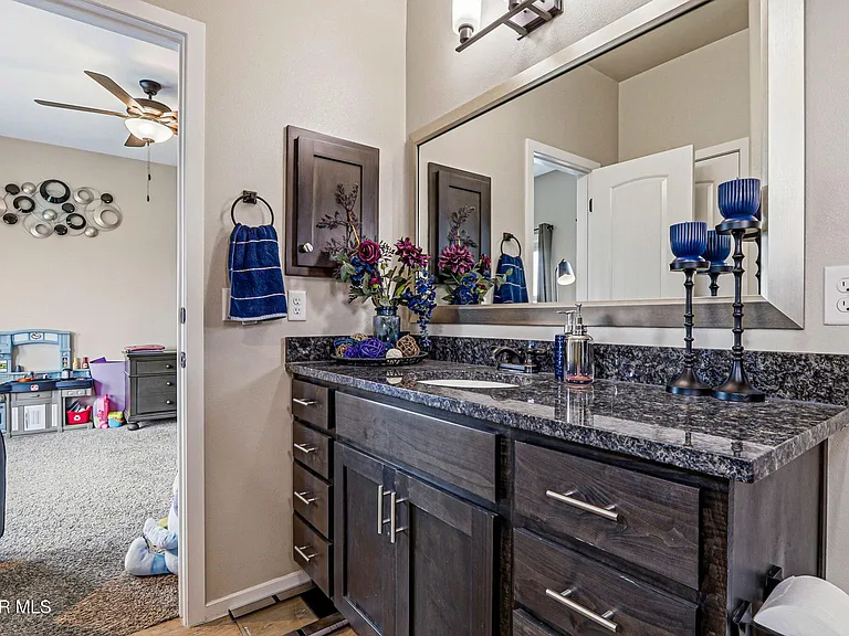 13066 Grantham Ln — Photo 21