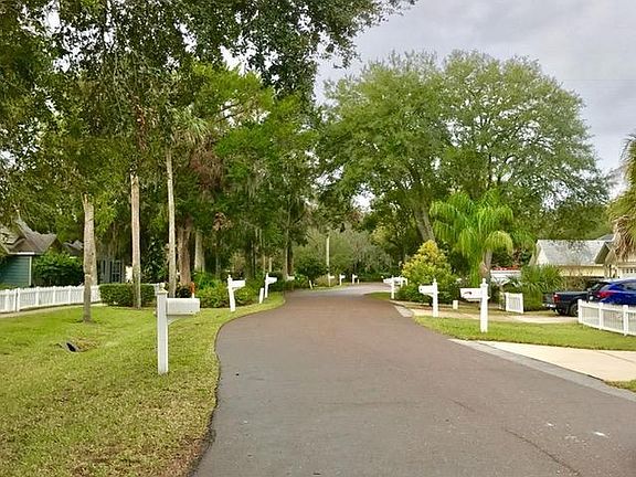2nd image of 601 Paradise Ct