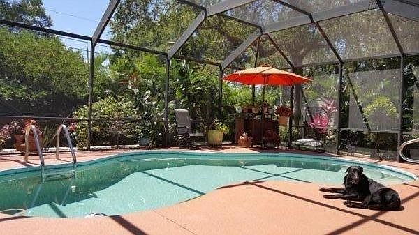 Private pool area