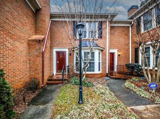 33 Mount Vernon Cir, Sandy Springs, GA 30328