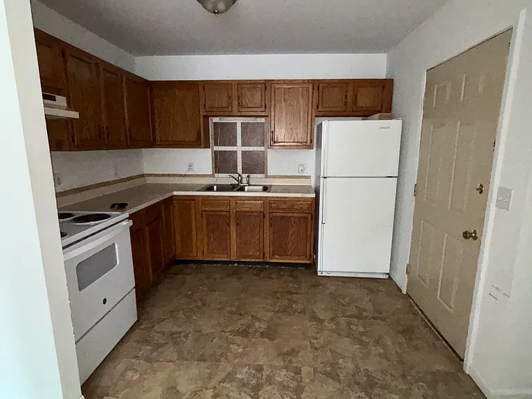 742 South Ave — Photo 6