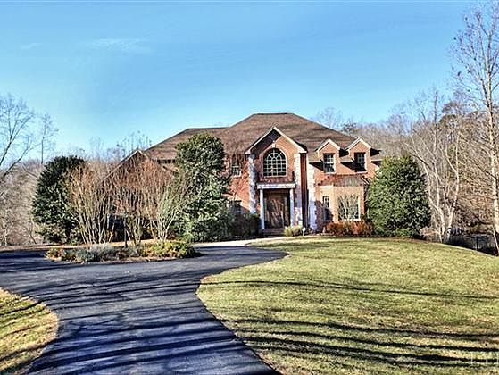 1st image of 4940 Mountain Laurel Dr