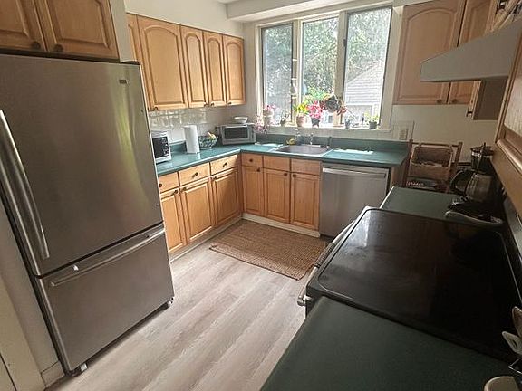 2nd image of 136 Adams Pl