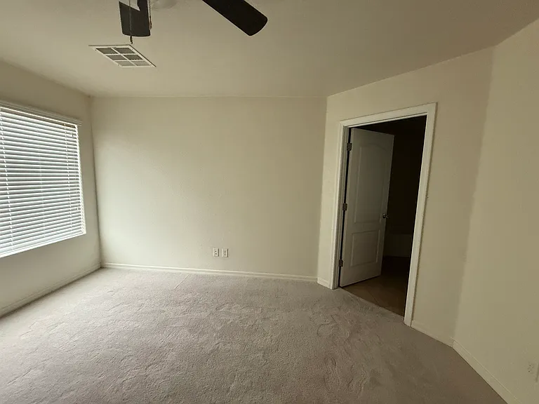 1821 Chisholm Trl NE — Photo 19