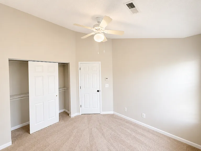 6896 Derby Run Dr — Photo 22