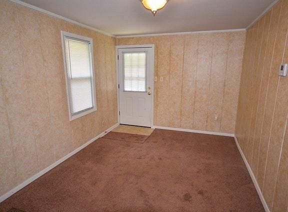3rd image of 926 Oriole Ave