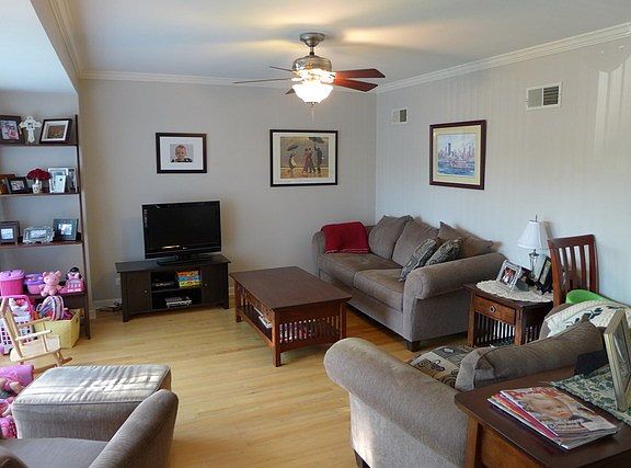 2nd image of 10109 S Washtenaw Ave