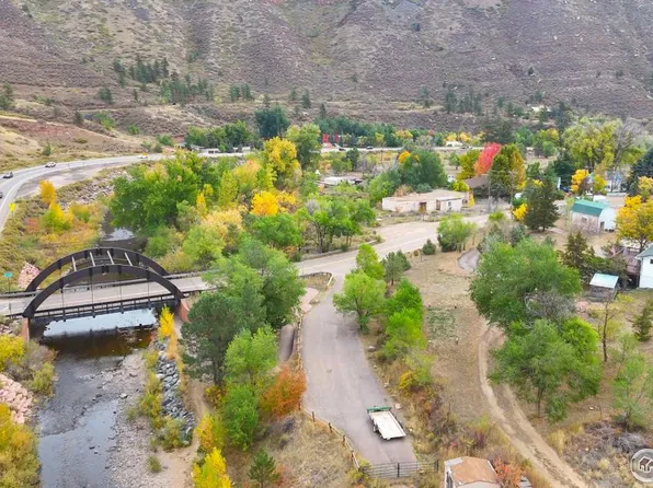 2186 Apple Valley Rd, Lyons, CO 80540