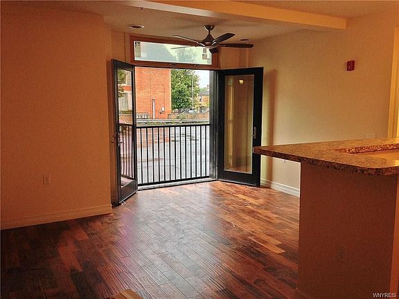 3rd image of 481 Franklin St APT 6