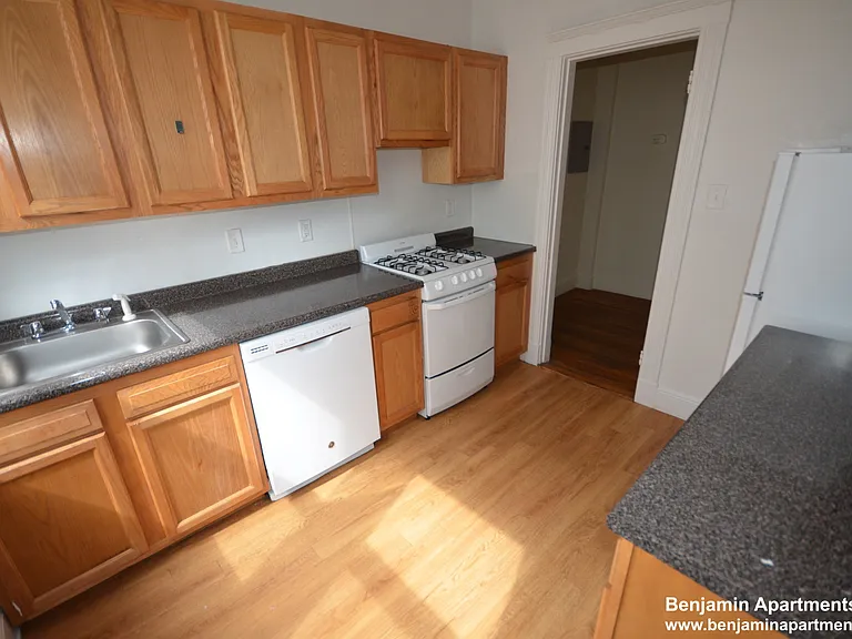 1800 Commonwealth Ave #27 — Photo 6