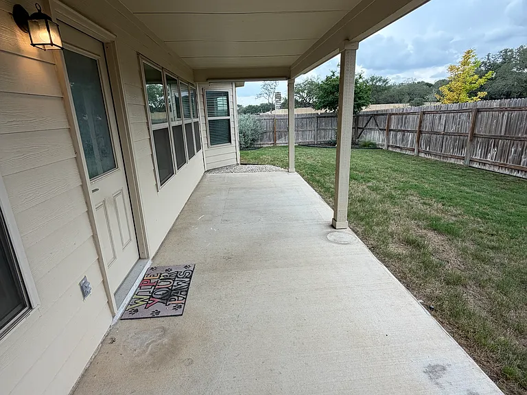 1100 River Wood — Photo 22