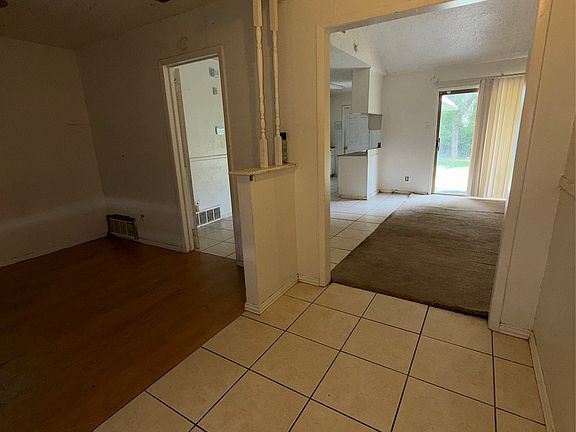 5th image of 354 Brookview Dr