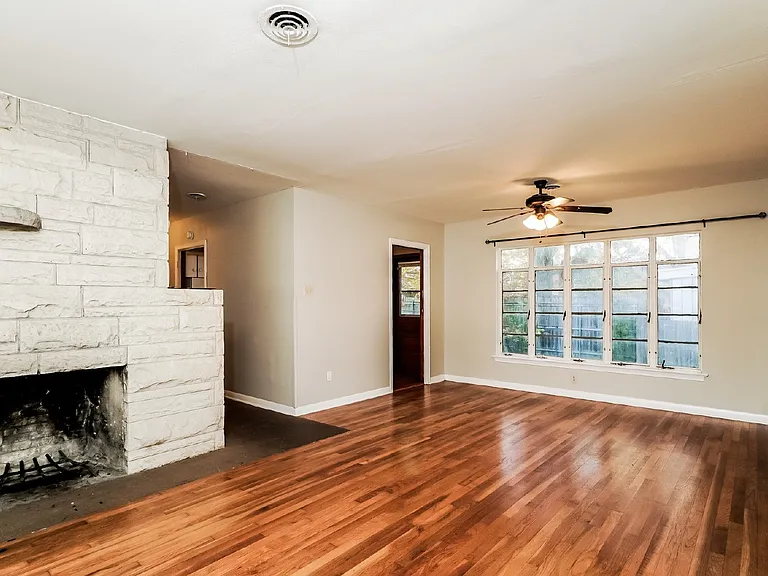 2910 Hampton Rd — Photo 5