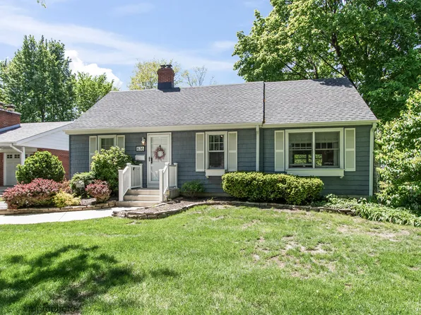 636 N Hickory Ave, Arlington Heights, IL 60004