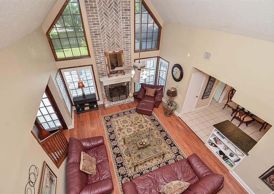 1st image of 15102 Mira Vista Dr
