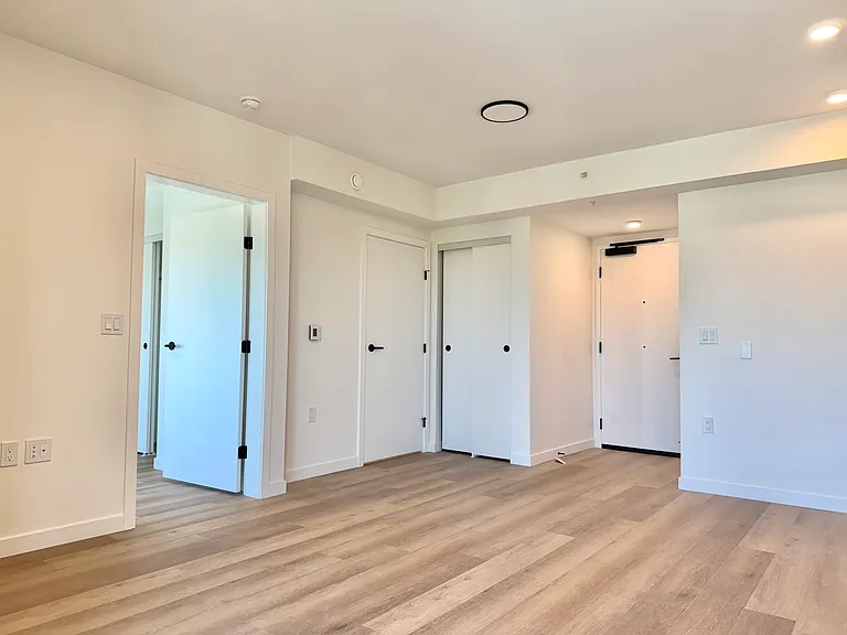 2488 Granville St — Photo 48