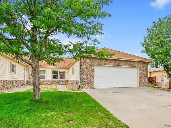 2493 Carriage Dr