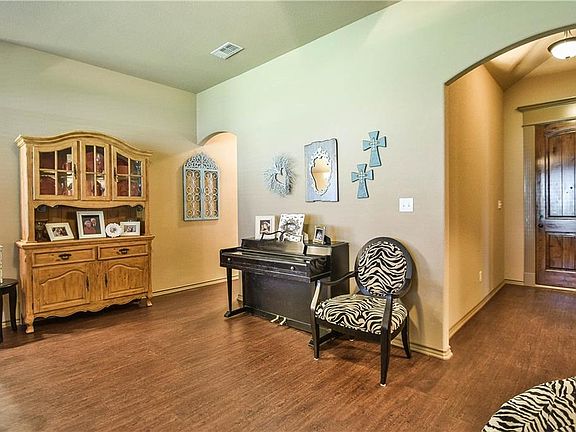 5th image of 9202 Parkview Cir