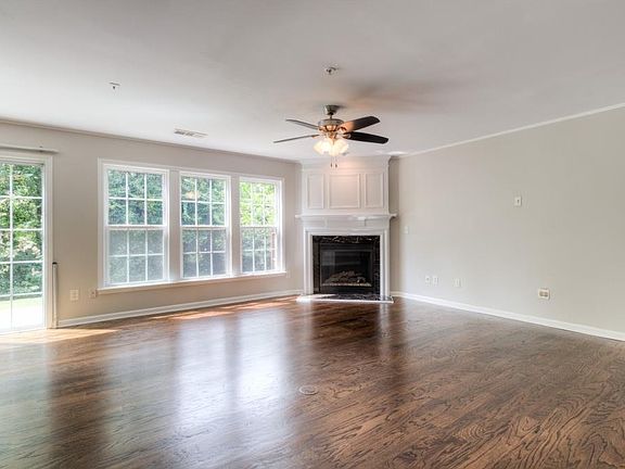 5th image of 327 Balaban Cir #327