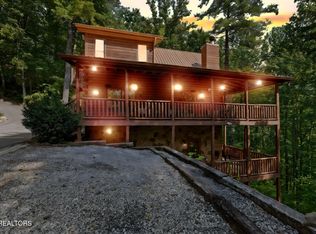 2439 Woodside Ln, Sevierville, TN 37862