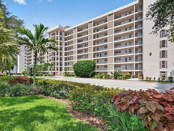 3rd image of 3300 N Palm Aire Drive #701