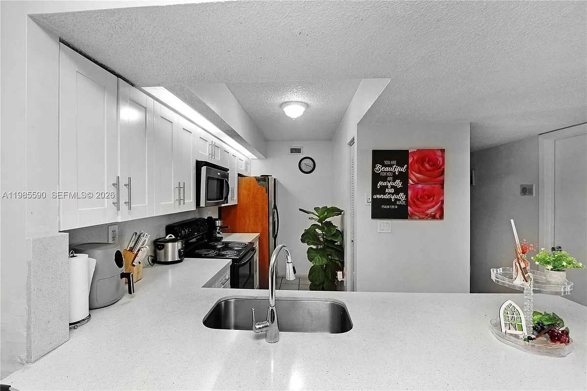 Building Photo - 8640 SW 212th St #303