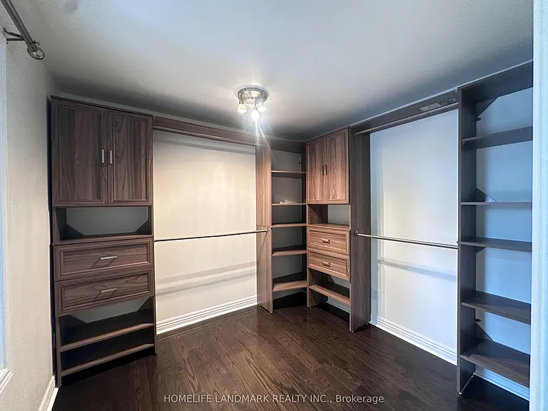 3 Padget Pl — Photo 8