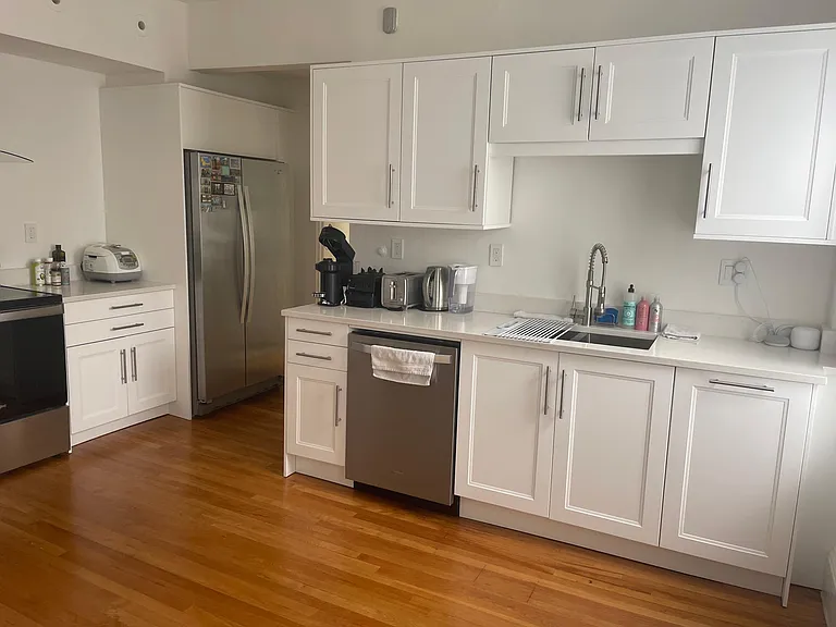23 Essex St #2 — Photo 8