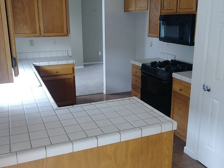 9488 Wellington Cir — Photo 11
