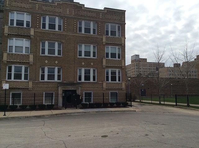 1st image of 851 W Leland Ave #3