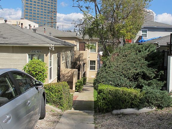 3rd image of 3936 1/2 Kentucky Dr