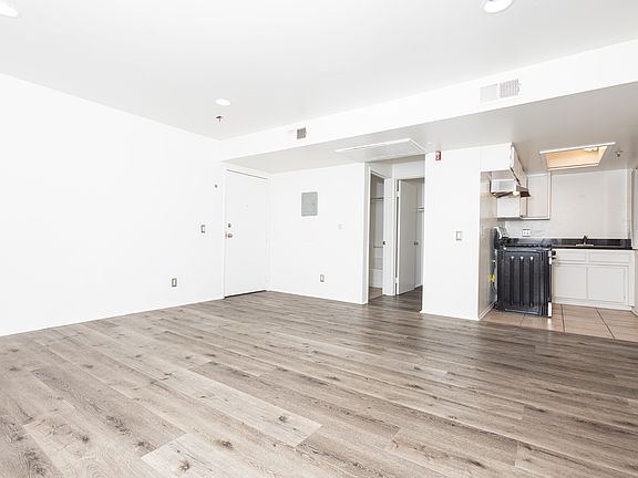 2nd image of 724 S Berendo St APT 3C
