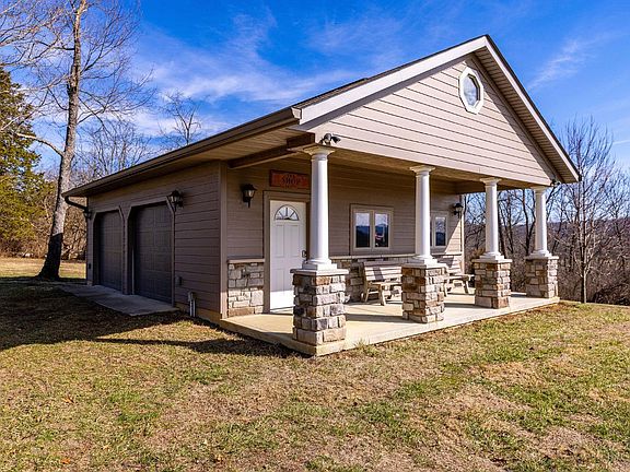 2nd image of 1634 Hine Rd