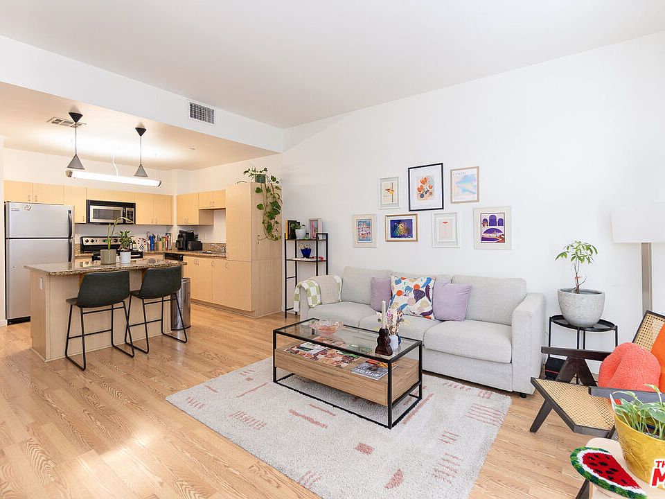 1st image of 630 W 6th St APT 407