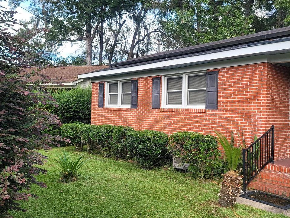 2nd image of 1823 Jaywood Cir