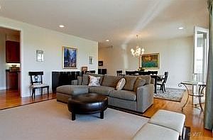 4th image of 2835 N Lakewood Ave APT 4A