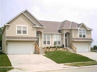 725 E Dogwood St, Gardner, KS 66030