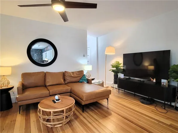 102 Broadway #1C, Newport, RI 02840